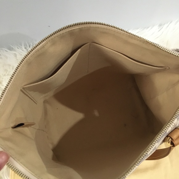 Wallet is SOLD LV Totally pm bag still available. - Picture 9 of 16